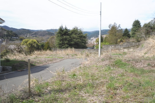 湯河原町宮上　自然豊かな環境　建築条件なし　約42坪