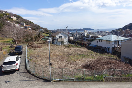 湯河原町宮下　湯河原駅750ｍ・海眺望の広い敷地　約437坪売地