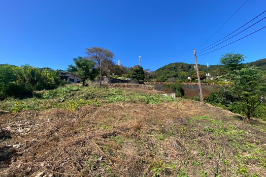 湯河原町宮下　駅徒歩15分・オレンジラインそば　海・山眺望の約1209坪売地