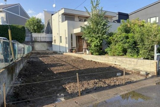 湯河原町中央　駅徒歩圏内　生活しやすい住環境　建築条件なし更地