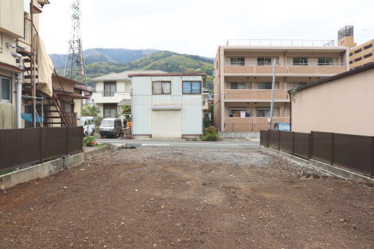 敷地内