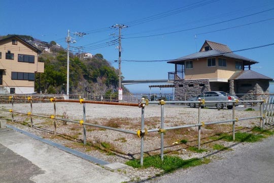 真鶴町岩　海水浴場目の前　164坪売地