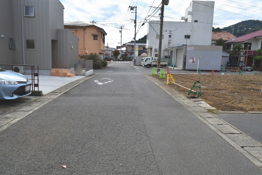 東側道路