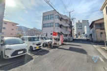湯河原駅まで100ｍ　155坪平坦土地　現在駐車場利用中