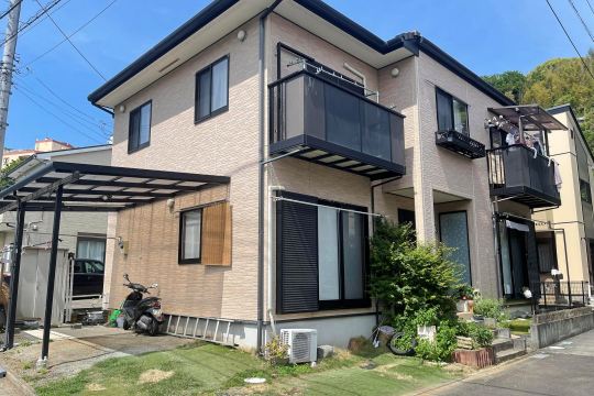 湯河原町鍛冶屋　南西向き角地で陽当たり良好　5LDK+S戸建