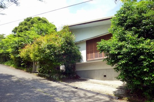エンゼルフォレストリゾート伊豆山　緑に包まれる静かな別荘　温泉付き平屋建