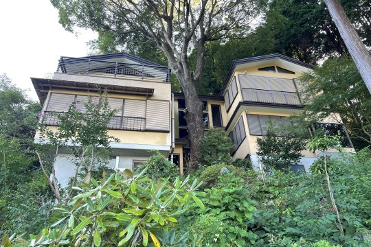 熱海市泉　相模湾一望　緑に包まれた穏やかな環境　5LDK和モダン邸宅　
