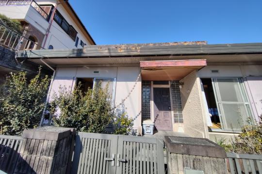 真鶴駅徒歩4分　軽量鉄骨造の５LDK戸建