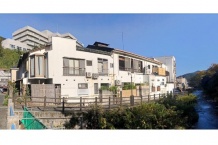 湯河原町宮上　県道に面する大型戸建　宿泊施設としても可能