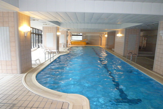 温水プール