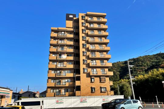 ライオンズマンション湯河原第6　生活便利な定住地　山並み眺望　8階角部屋2ＤK